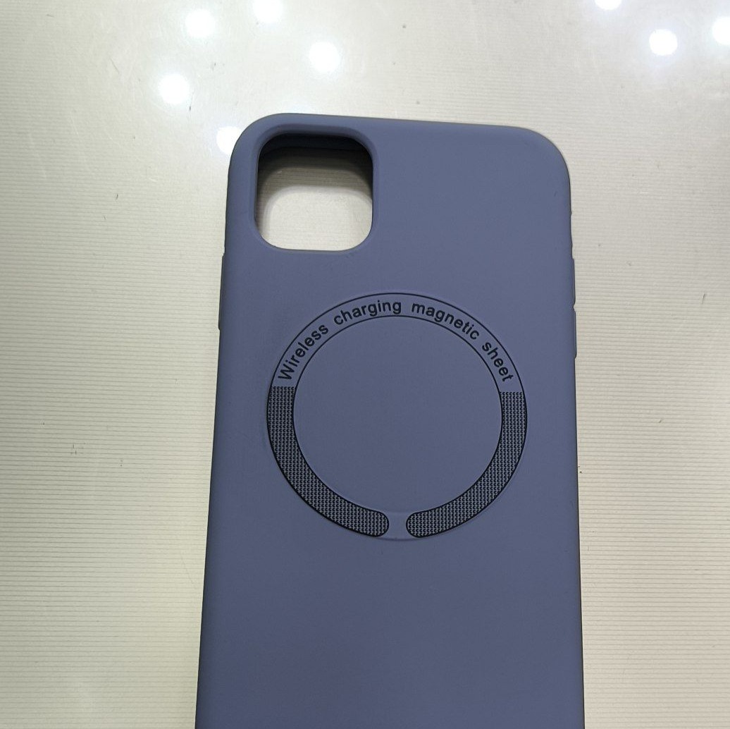 گارد سیلیکونی مگ سیف دار iphone 11 نرمال